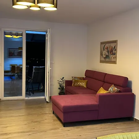 Villa House Lole Kaštel Novi