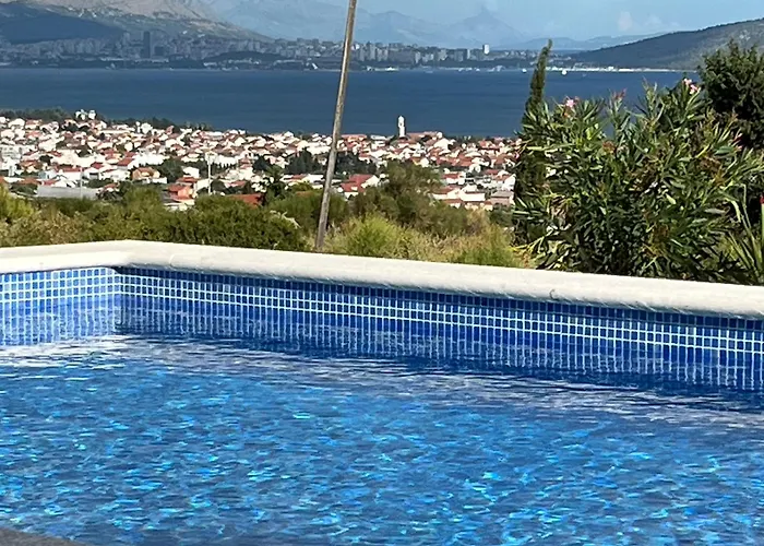Villa House Lole